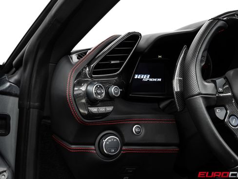 Used 2018 Ferrari 488 Spider RWD image 33