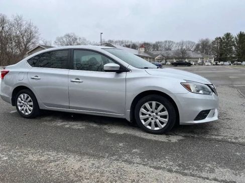 Used 2019 Nissan Sentra S FWD image 5