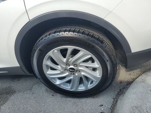 Certified 2024 Lincoln Corsair FWD image 8