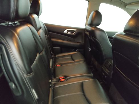 Used 2019 Nissan Pathfinder SL AWD/4WD image 19