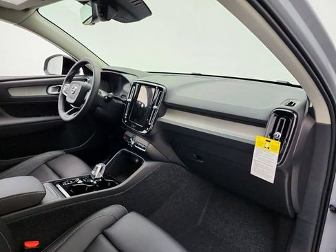 New 2026 Volvo XC40 B5 Plus w/ Protection Package Premier AWD/4WD image 13