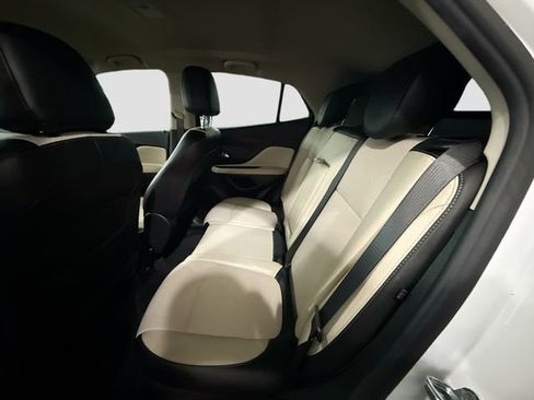 Used 2021 Buick Encore Preferred w/ Safety Package image 23