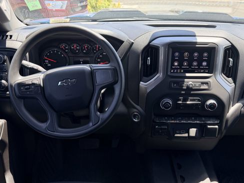 Used 2024 Chevrolet Silverado 1500 Custom Trail Boss w/ Turbomax Blackout Package AWD/4WD image 15