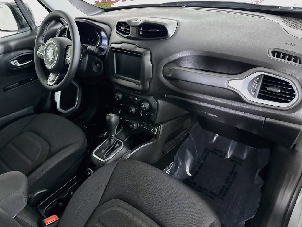 Used 2021 Jeep Renegade Latitude AWD/4WD image 31