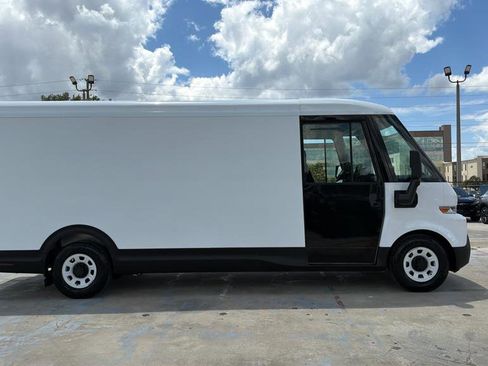 Used 2024 Chevrolet Brightdrop 600 w/ Commercial Equipment Package AWD/4WD image 11