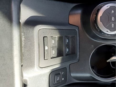 Used 2022 Ford Bronco Black Diamond image 41