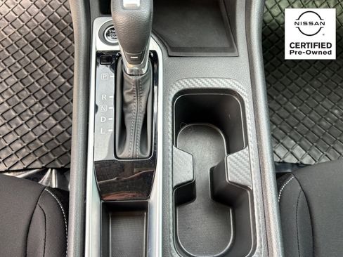 Certified 2025 Nissan Sentra SV image 27