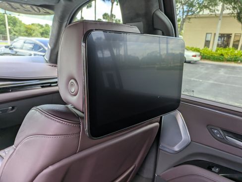 Used 2024 Cadillac Escalade ESV Sport Platinum w/ LPO, ONYX Package AWD/4WD image 14