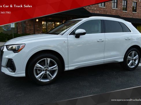 Used 2021 Audi Q3 2.0T Premium w/ Convenience Package AWD/4WD image 1