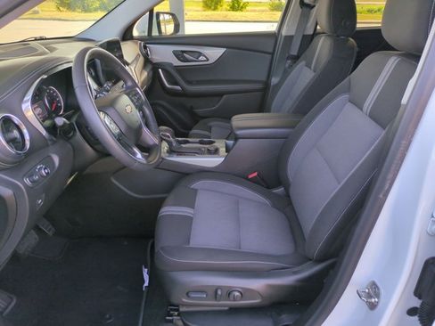 Used 2025 Chevrolet Blazer LT FWD image 16