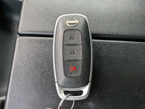 Used 2024 Nissan Rogue S FWD image 26