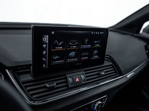 Certified 2025 Audi Q5 2.0T Premium Plus w/ Premium Plus Package image 12