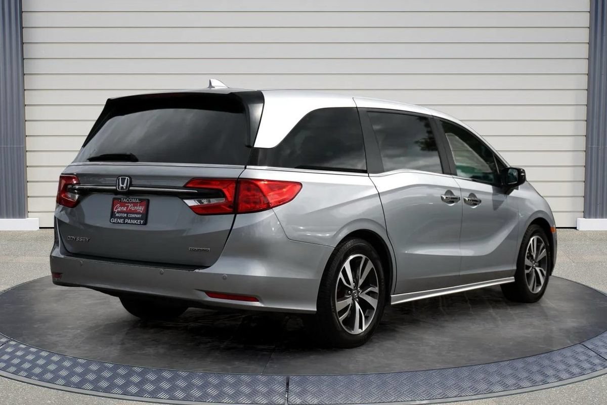 Used 2023 Honda Odyssey Touring image 7