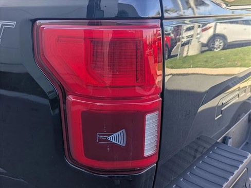 Used 2018 Ford F150 Lariat w/ Equipment Group 502A Luxury image 13