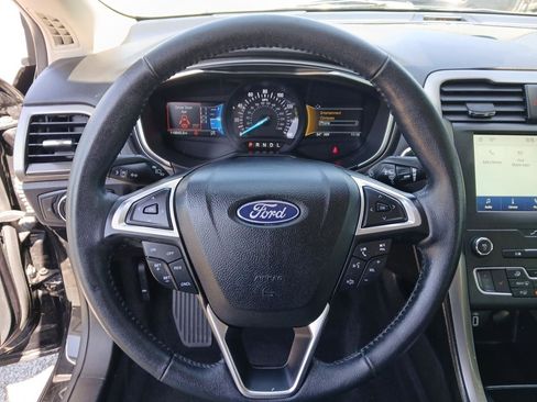 Used 2020 Ford Fusion SEL image 21