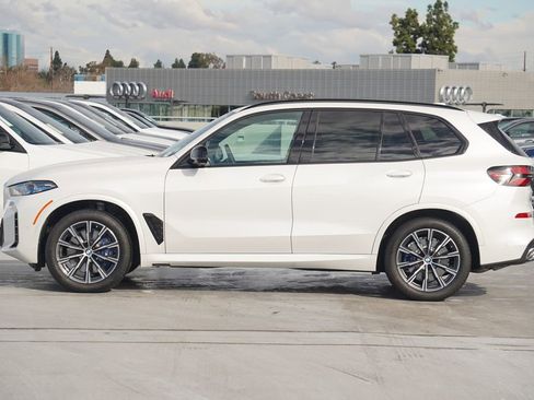 Used 2025 BMW X5 M60i image 4