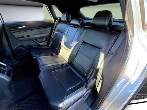 Used 2022 Volkswagen Atlas Cross Sport SEL R-Line image 22