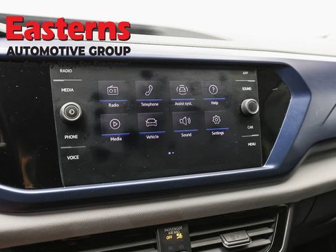 Used 2022 Volkswagen Taos SE AWD/4WD image 16