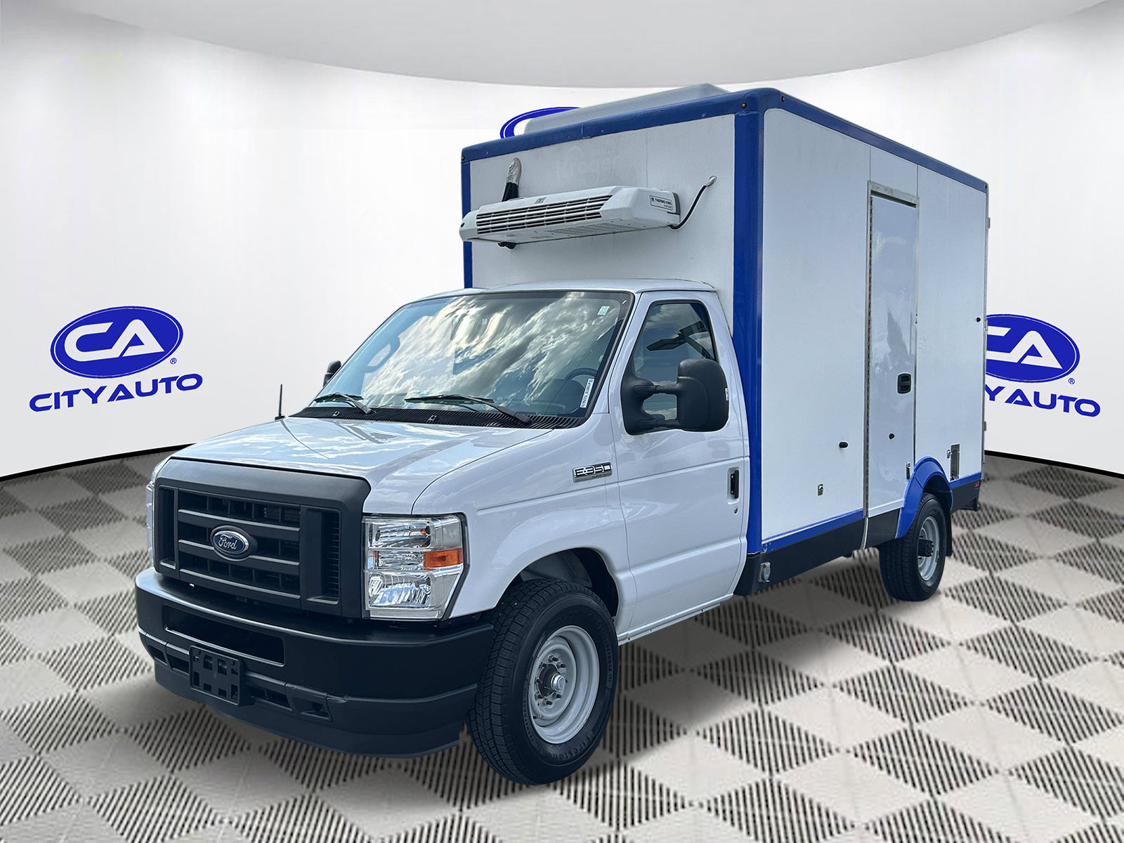 Used 2023 Ford E-350 and Econoline 350 Super Duty w/ Power Windows & Locks Group RWD image 10