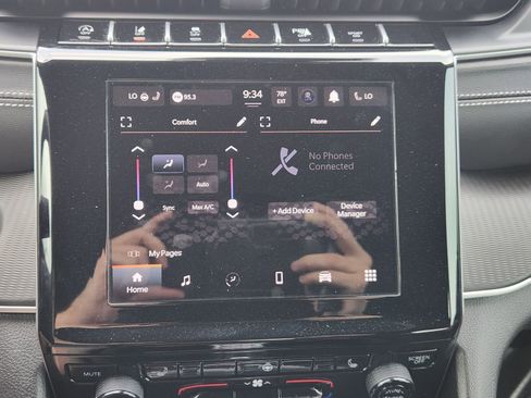 Used 2025 Jeep Grand Cherokee 4WD image 20