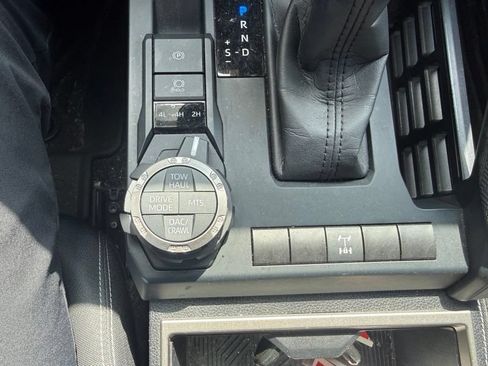 Used 2024 Toyota Tacoma TRD Off-Road AWD/4WD image 15