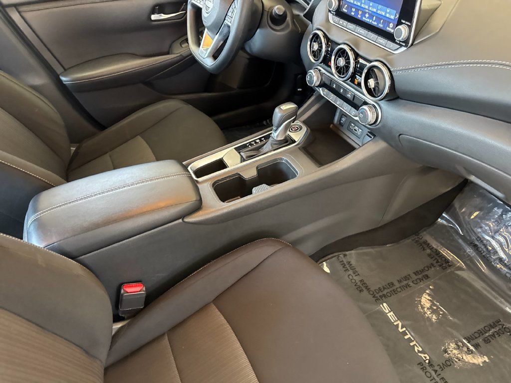 Used 2025 Nissan Sentra SV FWD image 14