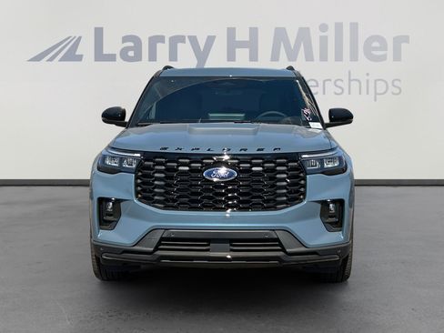 New 2026 Ford Explorer ST-Line w/ ST-Line Street Pack AWD/4WD image 8