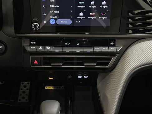 Used 2026 Toyota Camry SE image 32