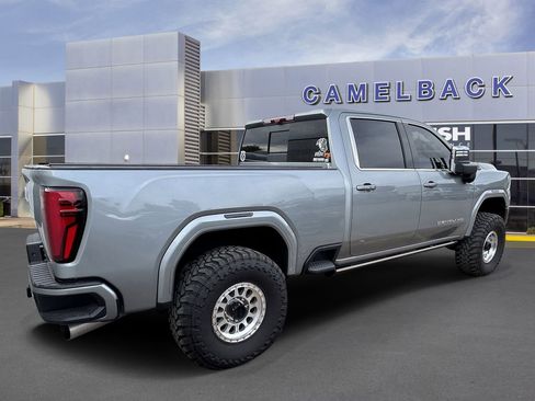Used 2025 GMC Sierra 2500 Denali Ultimate image 5