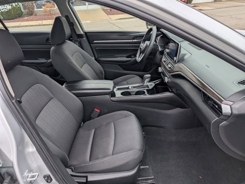 Used 2023 Nissan Altima 2.5 SV image 25