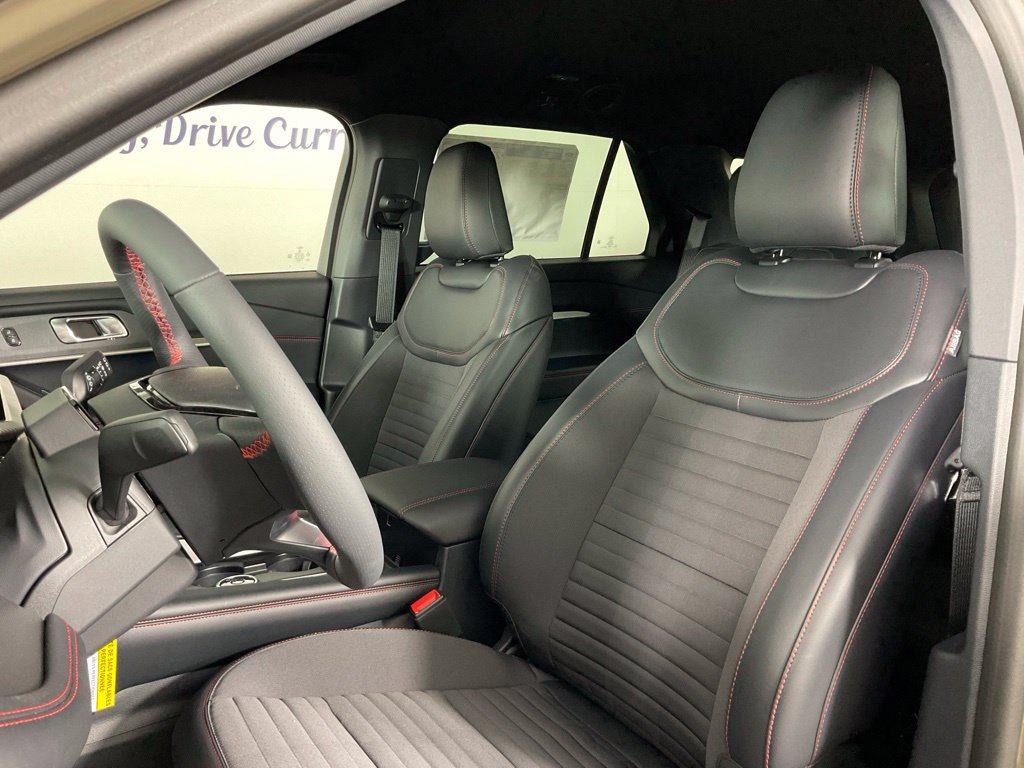 New 2027 Ford Explorer ST-Line w/ Premium Package RWD image 14