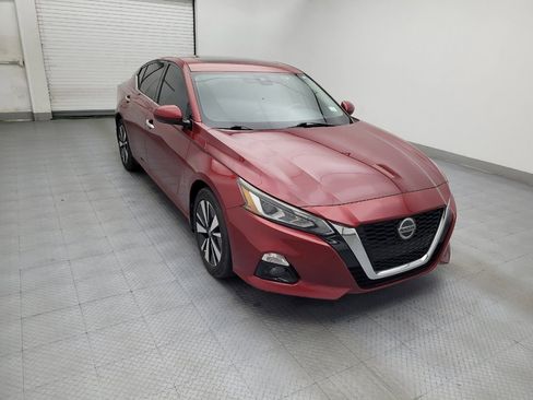 Used 2019 Nissan Altima 2.5 SL FWD image 13