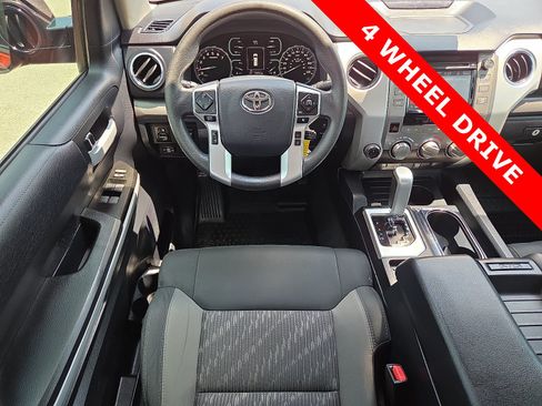 Used 2018 Toyota Tundra SR5 w/ SR5 Upgrade Package AWD/4WD image 11