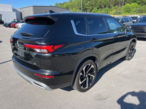 Used 2022 Mitsubishi Outlander SE FWD image 3