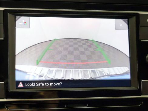 Used 2023 Volkswagen Tiguan S image 43