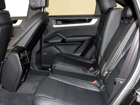 Certified 2026 Porsche Cayenne S AWD/4WD image 22