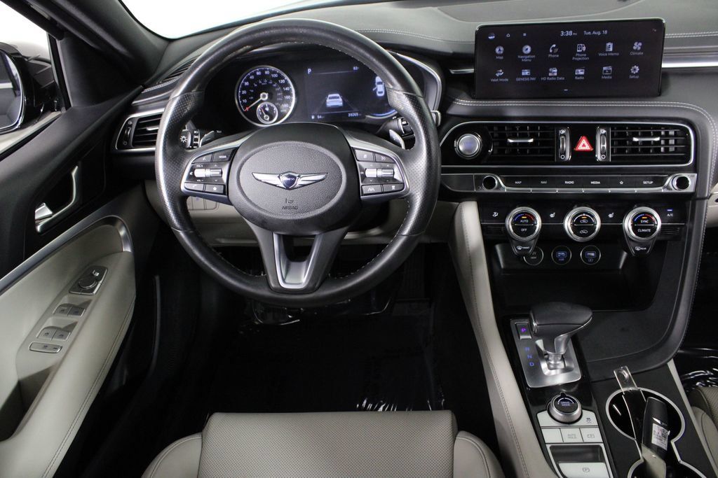 Used 2023 Genesis G70 2.0T RWD image 6