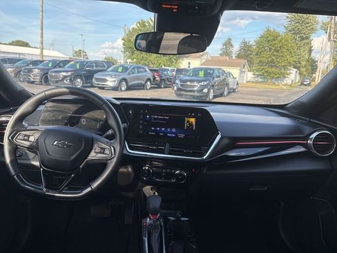 Used 2025 Chevrolet Trax RS image 27