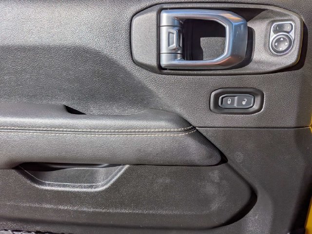 Used 2021 Jeep Wrangler Unlimited Rubicon AWD/4WD image 30