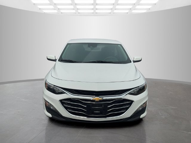 Used 2025 Chevrolet Malibu LT FWD image 2