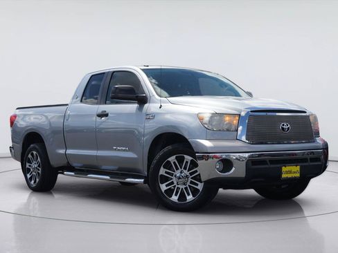 Used 2012 Toyota Tundra 2WD Double Cab w/ Tow Pkg image 2