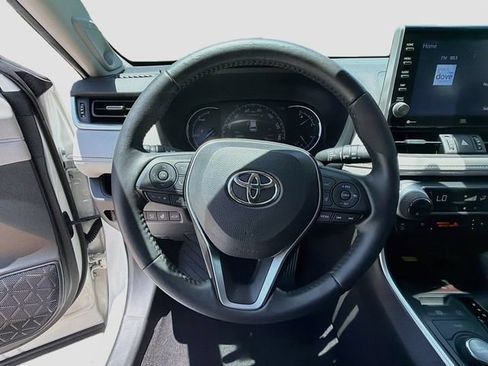 Used 2022 Toyota RAV4 Limited AWD/4WD image 38
