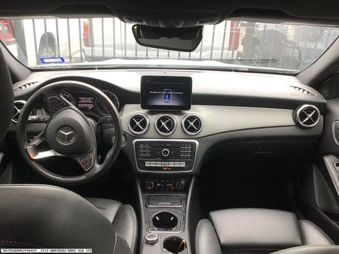 Used 2019 Mercedes-Benz GLA 250 image 12