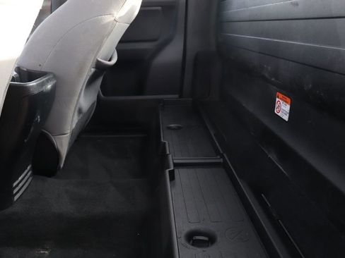 Used 2017 Toyota Tacoma 4x4 Access Cab image 16