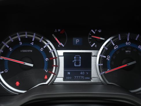 Used 2017 Toyota 4Runner Limited image 15