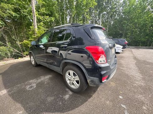 Used 2020 Chevrolet Trax LT w/ LT Convenience Package FWD image 7