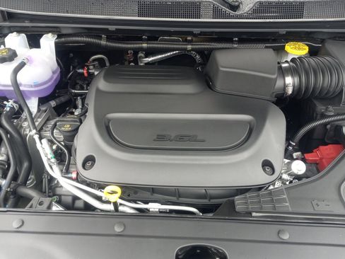 New 2026 Chrysler Pacifica Limited image 26