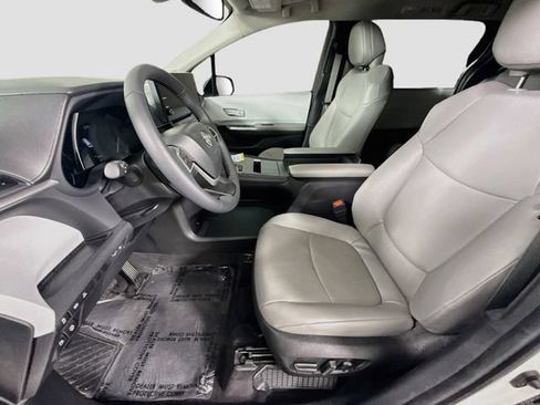 Certified 2025 Toyota Sienna XLE w/ XLE Plus Package AWD/4WD image 22