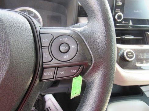 Used 2021 Toyota Corolla LE FWD image 28