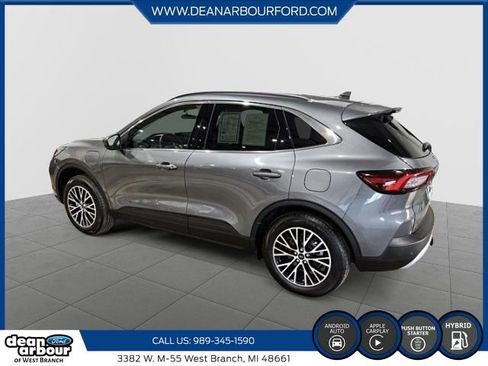 Certified 2025 Ford Escape SE w/ Class II Trailer Tow Package FWD image 4